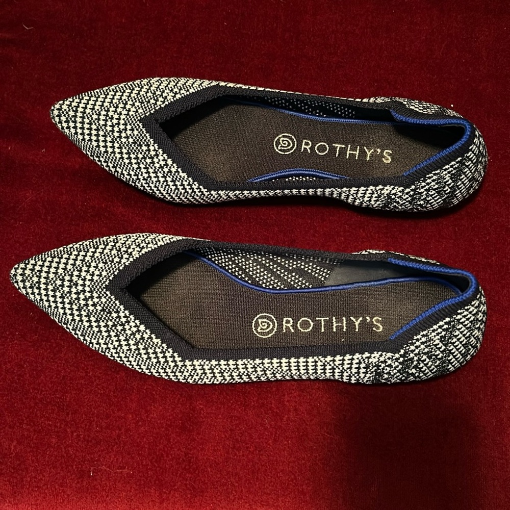 Rothy’s point toe flats. Size 10